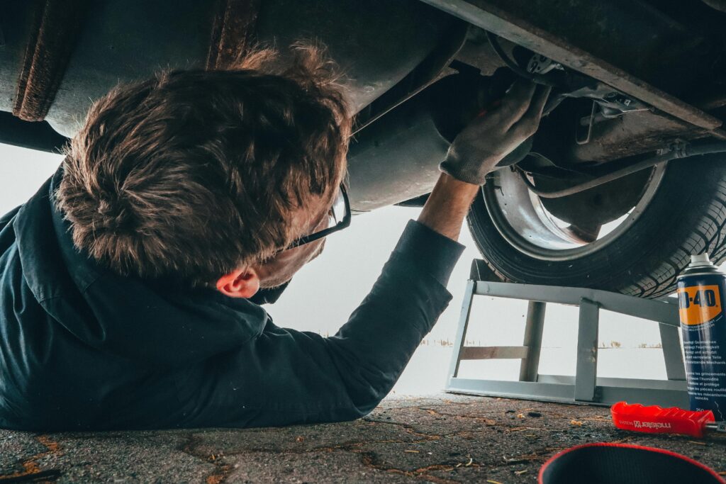 Wie kann ich quietschende Autotüren selbst reparieren?